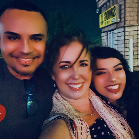 Meet your Posher, Vanessa - Picture 1 of 9